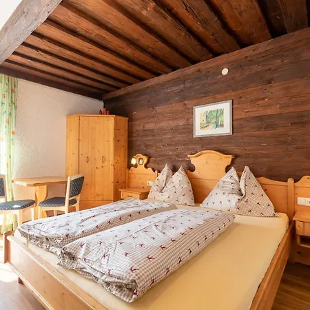 Ganzenhubhof Vendégház 3*